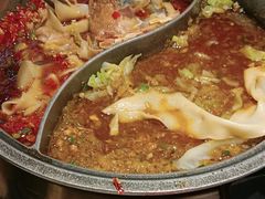 -阿瓦山寨·湘菜现炒·剁椒鱼头王(咸阳总店)