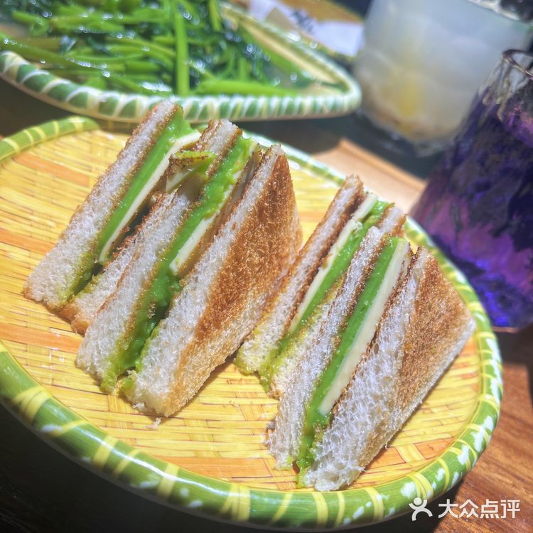 非常新加坡的海南鸡饭