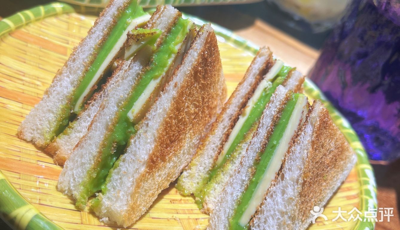非常新加坡的海南鸡饭