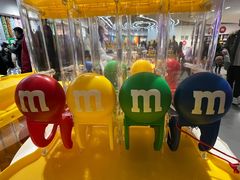 -m豆巧克力世界(上海世茂广场店)