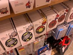 -名创优品(北京新中关购物中心地铁层店)