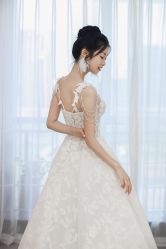 -台湾蔡美月婚纱租赁
