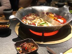 -湊湊火锅·茶憩(杭州湖滨银泰in77店)