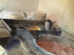 -艾力江和田馕坑烤肉店