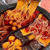 去解放碑一定要吃的螺蛳粉火锅！好吃死了！！！