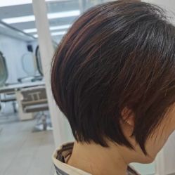 -首脑美发沙龙