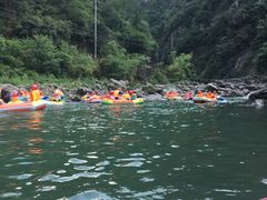 -安吉龙王山峡谷漂流