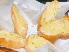 蒜香黄油法包-秀·爱尔兰餐吧(上海路店)