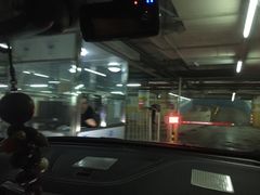 -蓝色港湾停车场