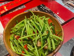 藜蒿炒腊肉-味福记·本地特色菜(八一万达广场店)