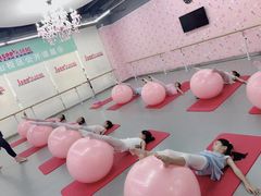 -Isee灰姑娘国际儿童艺术中心(证大·大拇指广场店)