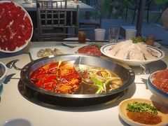 -茅草房·河畔园林火锅