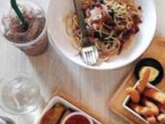 番茄酱蔬菜意面-Dog in Town Ekkamai