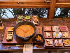 -银米·云南传统过桥米线(双廊黑金冠店)
