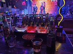 -汉斯酒吧