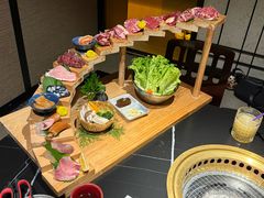 -山川小町·极番烧肉(新地假日广场店)