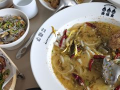-渔语鱼酸菜鱼新川菜(来福士店)