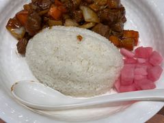 红烧牛肉饭-阳阳中国饭(北京荟聚店)