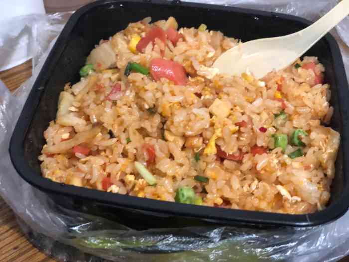 匠人炒饭(三里亭店"这家做外卖的多「火腿肠炒饭,炒饭特别.