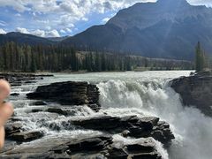 -阿萨巴斯卡瀑布观景点