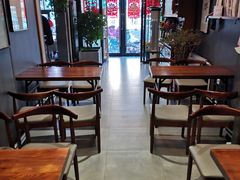 -愉肴麻辣香锅(中山路店)