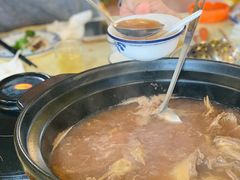土茯苓鸽子汤-一煲鸽