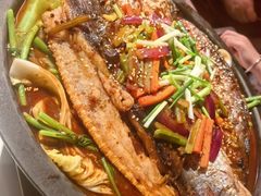 -鸣记脆皮烤鱼·海鲜烤鱼(三八广场店)