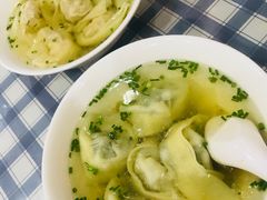 -潘国仙耳光馄饨(黄家阙路店)