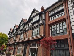 -钟书阁(松江泰晤士小镇店)