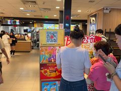 -麦当劳(上海虹桥站30B检票口楼上)