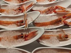 -雍容荟帝王蟹活龙虾展台自助(IFS黑金店)