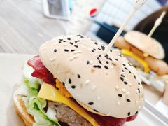 咸蛋超人芝士牛肉堡-牛纽塔·牛人堡(群众路店)