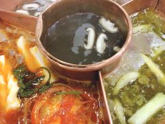 菌王奇香锅-滇釜火锅·能喝汤的火锅(车公庄店)