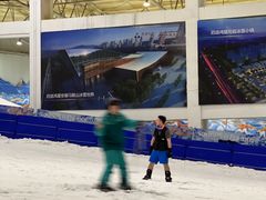 -乔波室内滑雪场