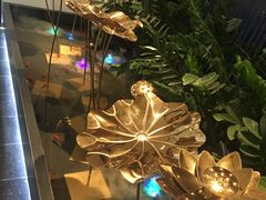 -尚尚仙·酸汤猪手·猪肚鸡火锅(华联万柳购物中心店)