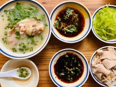 -竹笼蹄花蘸水菜