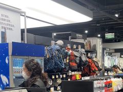 -迪卡侬(环球港店)