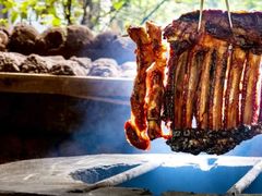 荔枝木烧排骨-御霞苑泥烩鸡休闲农庄