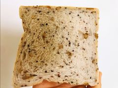 全麦核桃藜麦吐司-WHEAT&BAKER-麥(凯德来福士店)