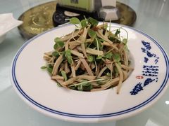 鸡蛋干香椿苗-玉华台饭庄·淮扬菜·烤鸭(望京店)