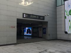 -四川北路(地铁站)