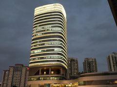 晚上的来福士-深圳来福士广场