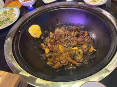 -山妹子铁锅炖