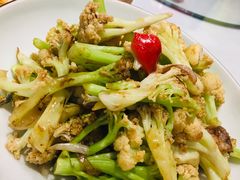 -巷子里小酒馆(繁荣路店)
