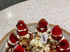 草莓忌廉华夫饼-BE BRIGHT KITCHEN(正佳广场店)