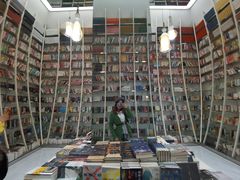 -钟书阁(松江泰晤士小镇店)