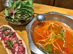 红酸汤锅-苗阿哥