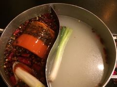 -小天鹅火锅·一线江景洪鼎旗舰店(洪崖洞店)