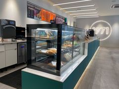 面包甜点陈列柜-星巴克臻选(上海淮海百盛购物中心店)