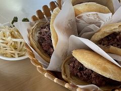 精品火烧-闫家驴肉老店(华电一校店)